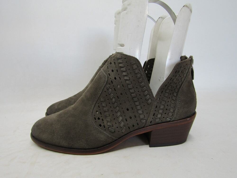 Vince Camuto Womens Size 8.5 W Wide Width Gray Suede Ankle Fashion Boots Bootie